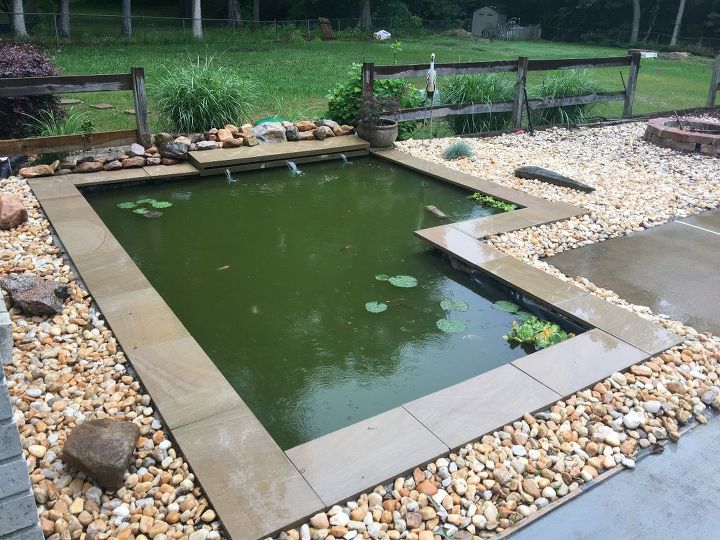 mejore su patio con estas 30 ideas ingeniosas, DIY Moderno patio trasero estanque koi en un presupuesto