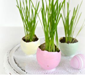20 proyectos fciles para ayudarte a preparar la pascua, Huevos de Pascua para plantar hierba de trigo en bonitos colores pastel