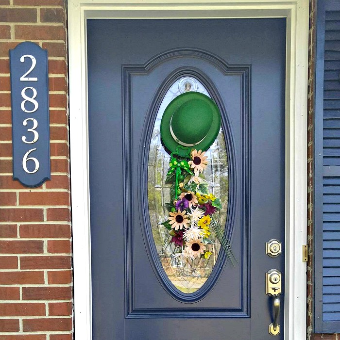 s 15 awesome projects to get you ready for st patrick s day, Cool Door Swag