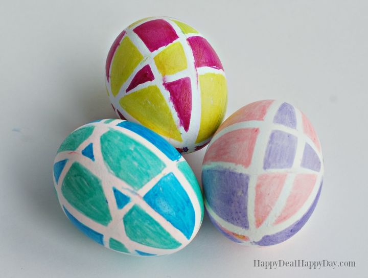 idea para decorar huevos de pascua con sharpies y gomas elsticas