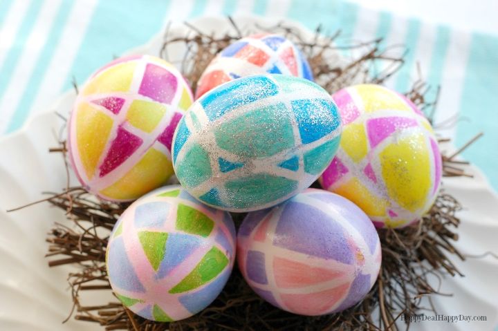 idea para decorar huevos de pascua con sharpies y gomas elsticas