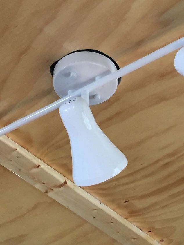 Light Fixture Does Not Cover Hole: Quick Fix Solutions