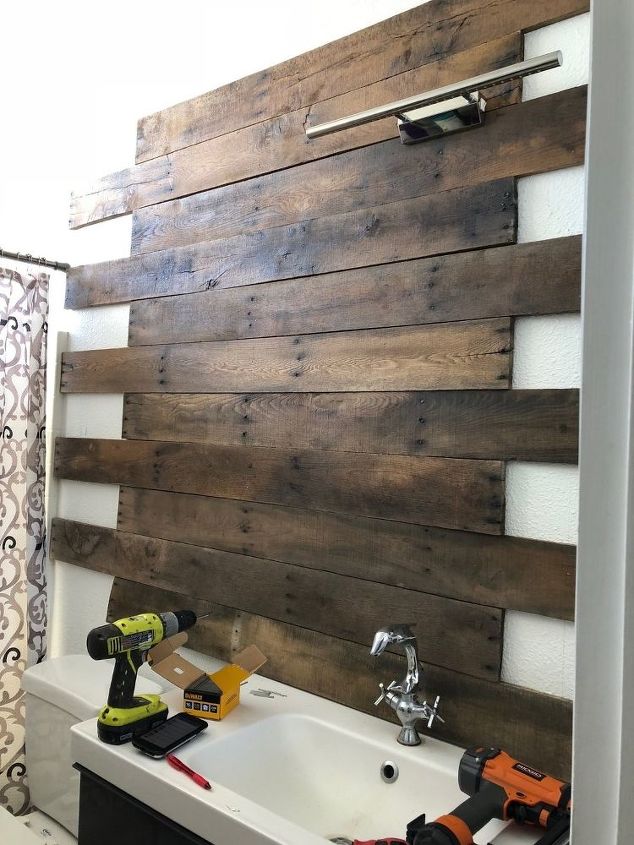 diy accent pallet bathroom