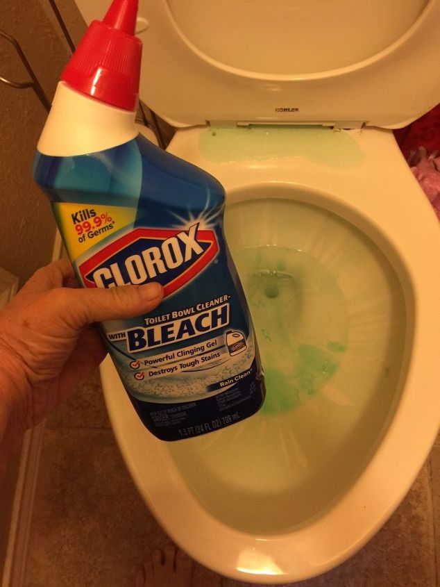 limpando seu banheiro uma maneira de fazer isso