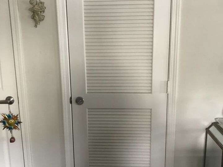 q decorate door