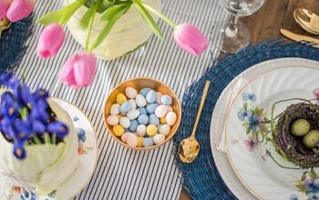Una mesa de Pascua brillante y colorida