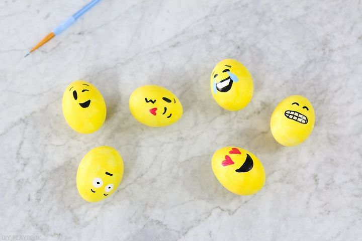 how to make emoji easter eggs