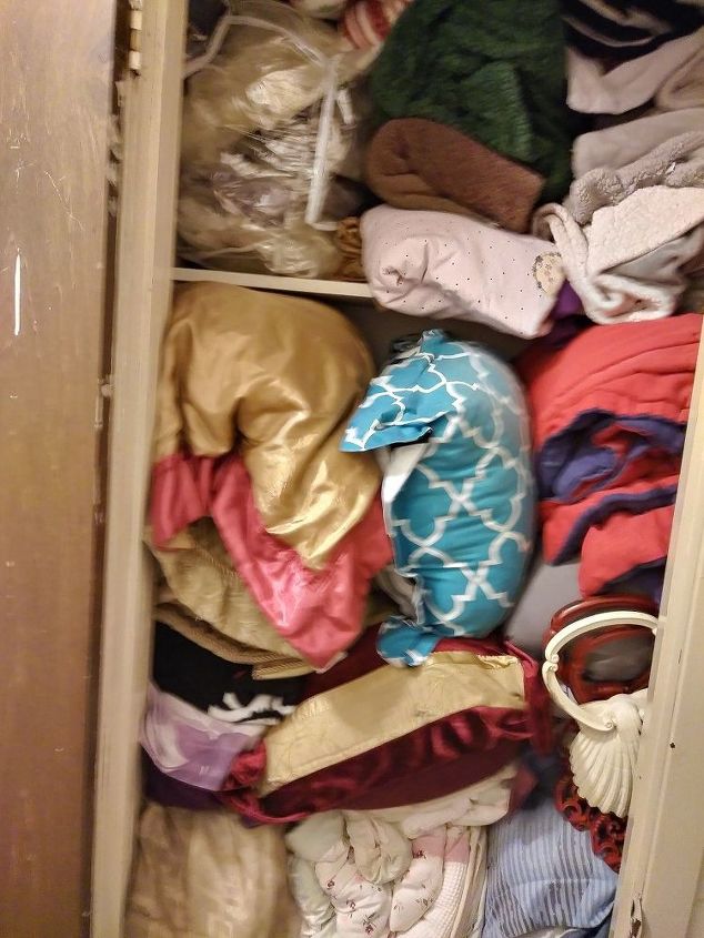 q any ideas on organizing this closet