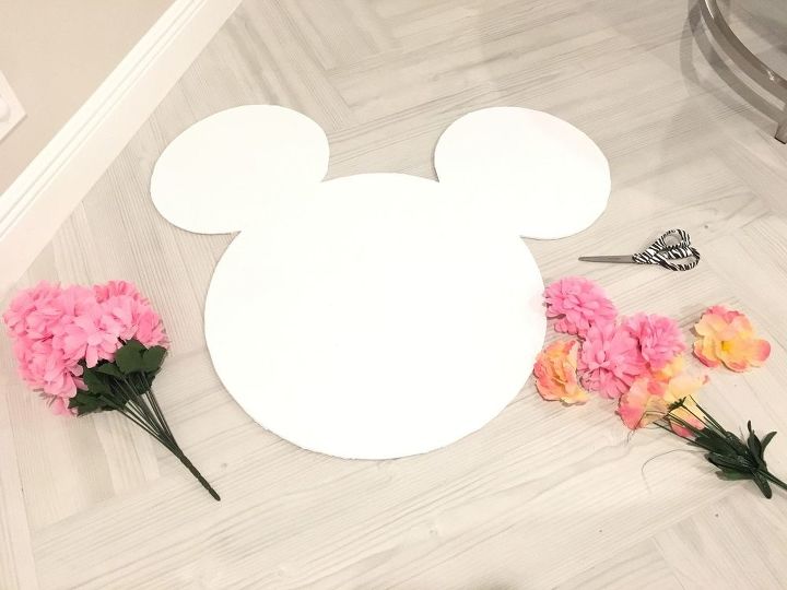 Diy Fl Wall Decor Minnie Mouse Hometalk Diy Fl Wall Decor Minnie Mouse
