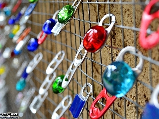 15 cosas increbles que puedes hacer con gemas de la tienda del dlar, P guelos a las leng etas de refresco para una decoraci n de pantalla