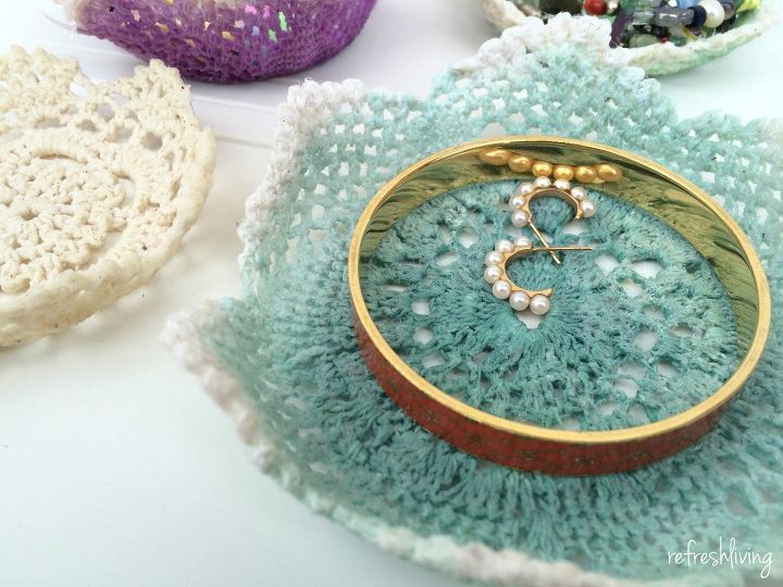 s 15 heartwarming homemade gifts your mom will absolutely adore, Make her a set of doily dishes
