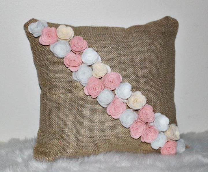 make a pretty no sew spring pillow with felt roses