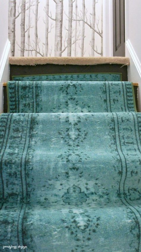 instale os passadios de escada usando tapetes de corredor