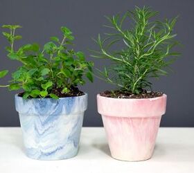 22 ideas to make your terra cotta pots look oh so pretty, Create a pretty marble effect