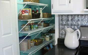 9 Things Pro Organizers Keep In Their Pantry All Year Long