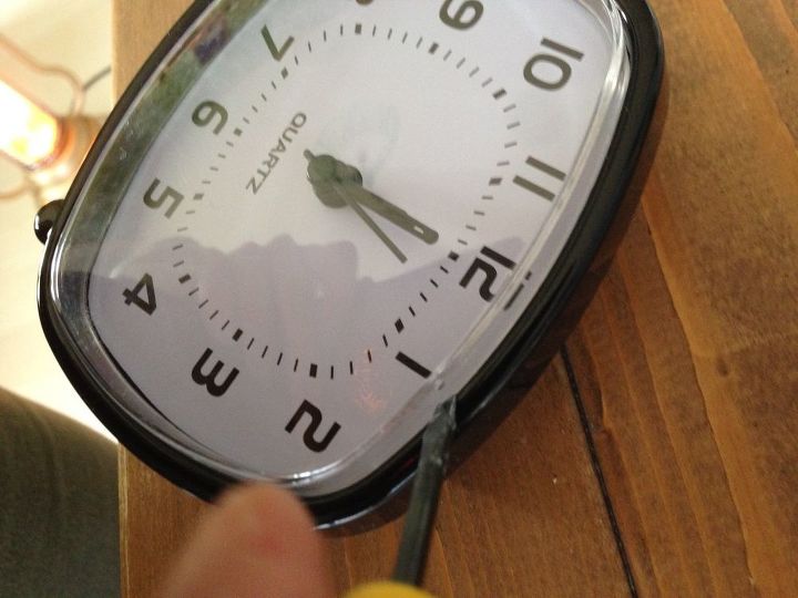 un simple reloj de la tienda del dlar se convierte en algo divertido y colorido