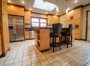 q what style would you classify this kitchen as being