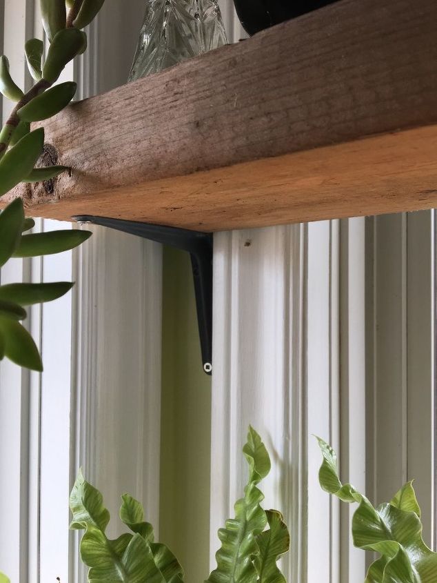 estantera para plantas en la ventana de bricolaje