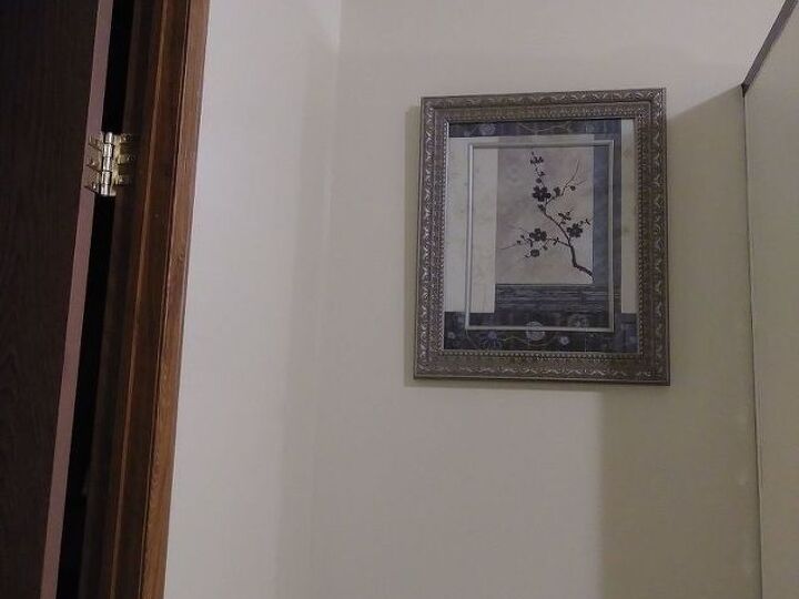 q how to paint the molding above your toilet in the bathroom
