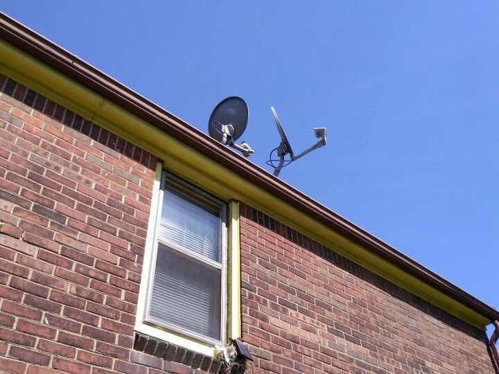 q how to stop birds from building a nest behind my solar panel