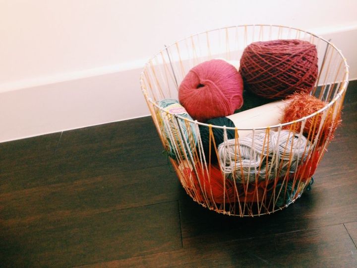 15 unconventional ways to use a tomato cage, Turn it into a woven basket