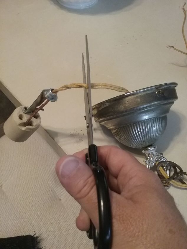 battery operated yard light, Removing the cord
