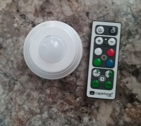 battery operated yard light, Remote and light
