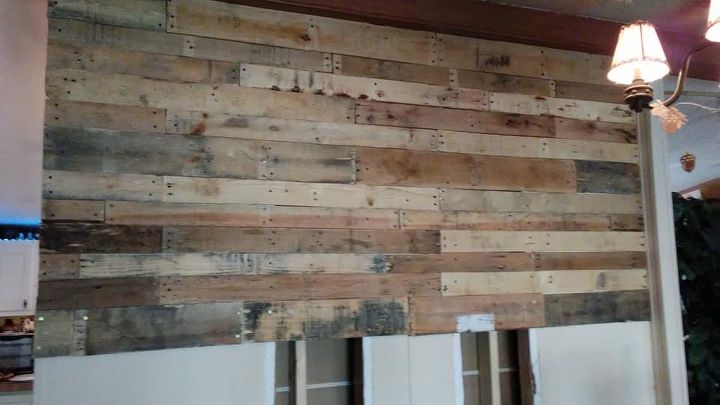 reclaimed lumber feature wall