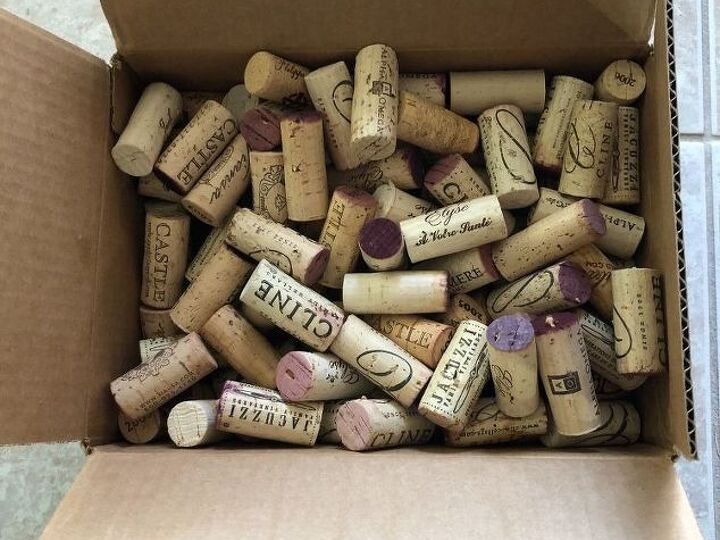 q looking for an idea to use wine bottle corks