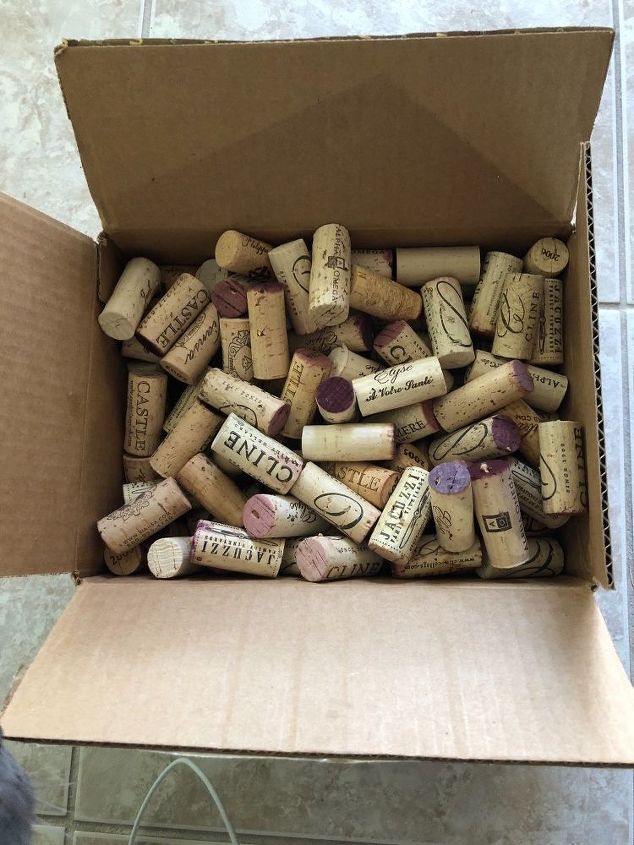 q looking for an idea to use wine bottle corks