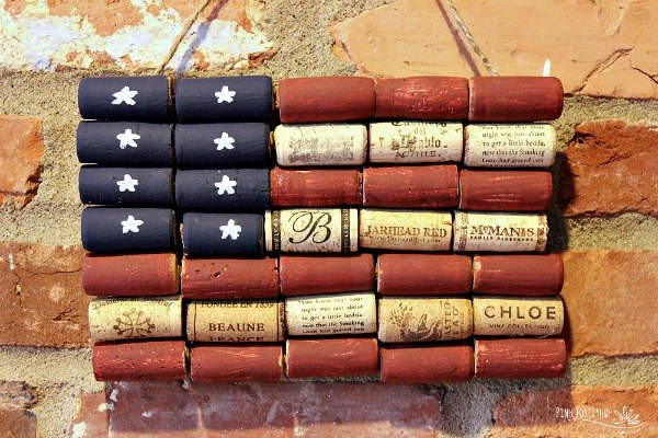 artesanato de reciclagem de rolhas de vinho com bandeira americana