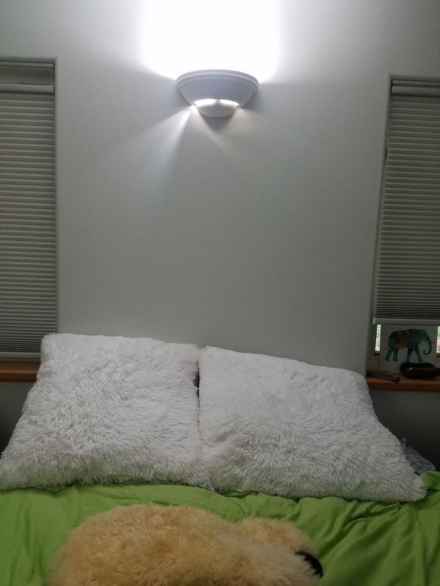 q what to do with bedroom wall