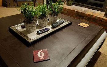  A decoração fácil da mesa de café funciona como bandeja de controle remoto