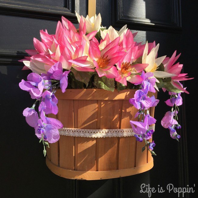 ideas inspiradoras para las flores de primavera, Colgador de puerta