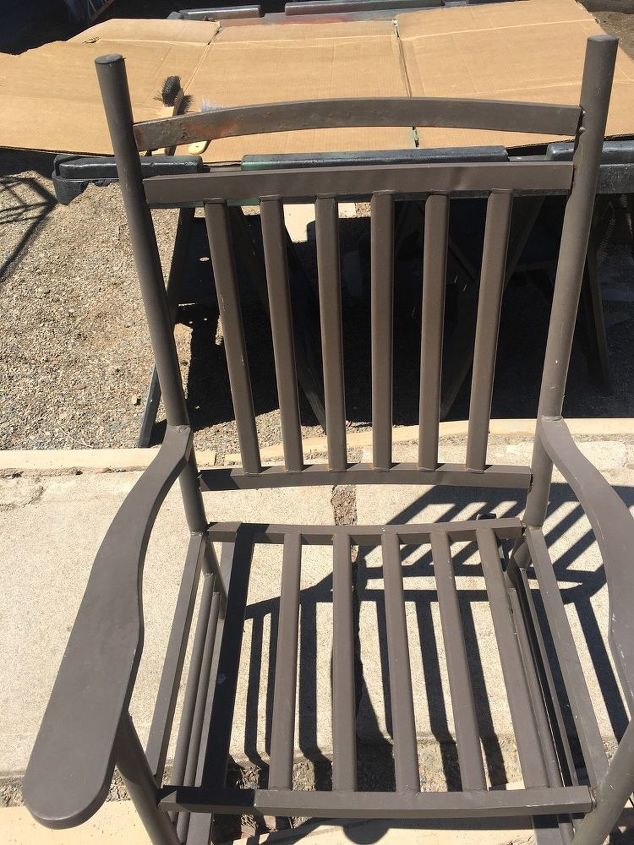 sillas de patio fun makeover, Viejas mecedoras oxidadas