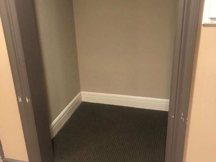q baby gate hinge problem how do i avoid installing it on the molding