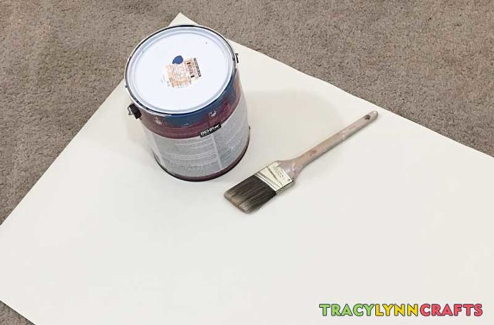 decora tu suelo con un pano de damasco estarcido, Pintura de pared de l tex sobrante para la capa base