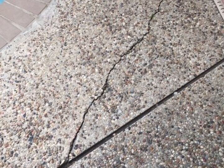 q cracked rainbow rock