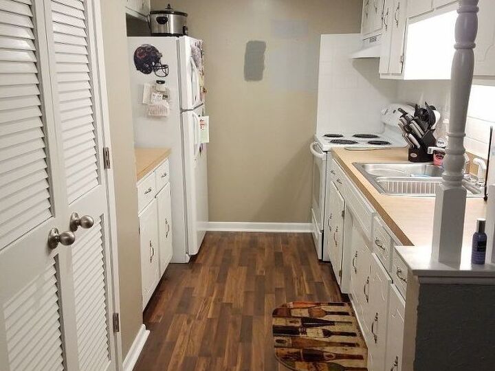 q what color wall should i go with if i have a modern wine theme kitchen