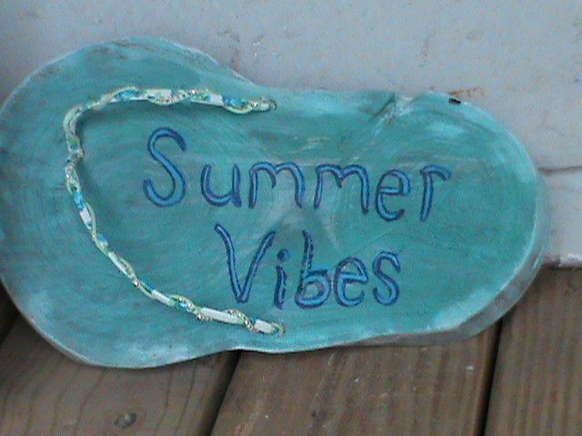 easy to make summer flip flop decorations
