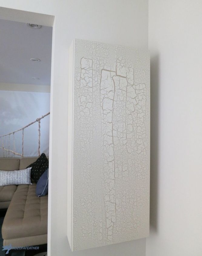 transforme um armrio de parede ikea com crackle medium