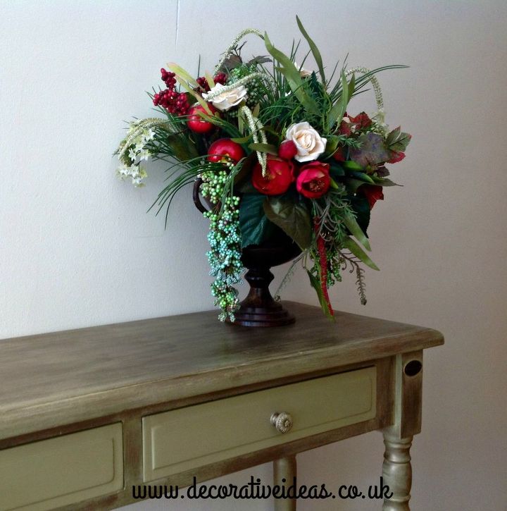 hall table painted in rustoleum chalk paint sage green