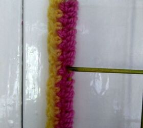 wire notice board using command hooks, Crocheted edge