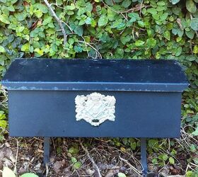 repurposed mailbox planter