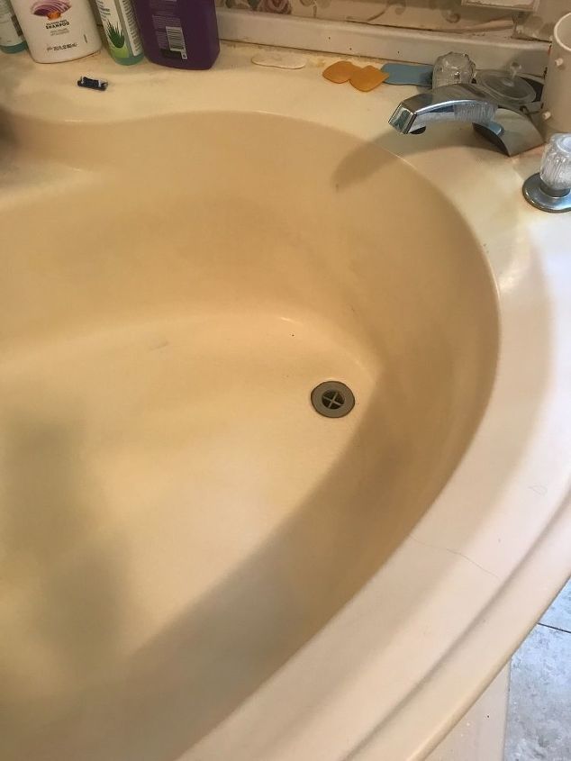 How Do I Get My Fiberglass Tub White, How To Remove Discoloration From Fiberglass Bathtub