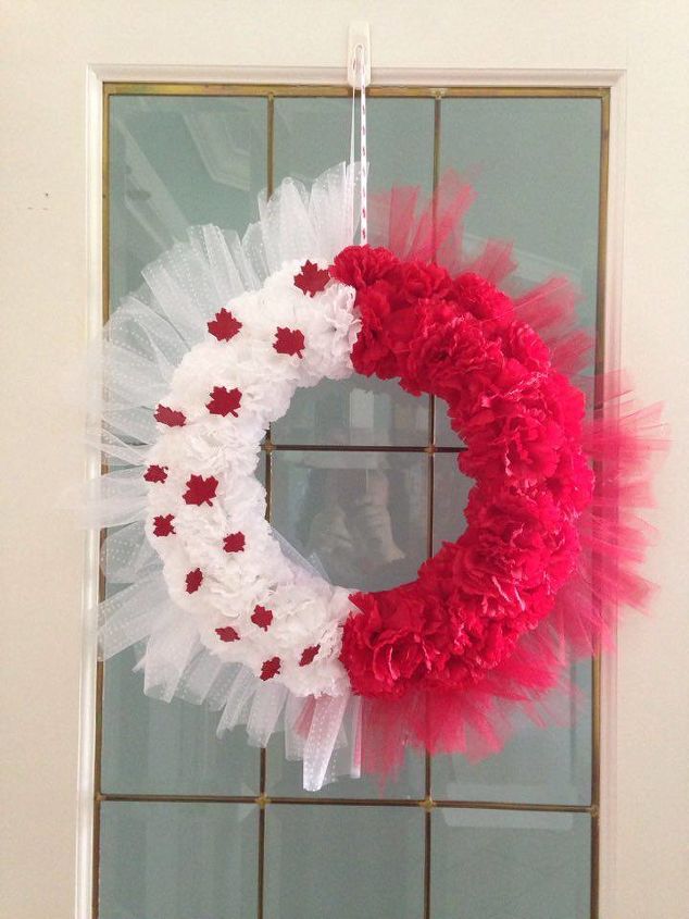 s everything red for canada day, Super Easy Wreath
