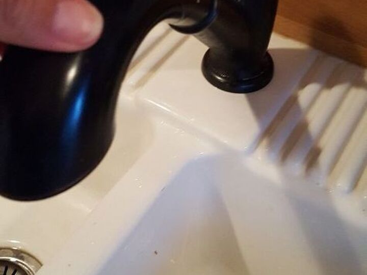 q help have a kitchen sink faucet that will not stay secure