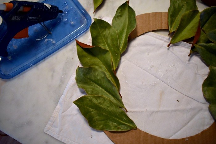 bricolaje corona de magnolias secas de 15 dlares