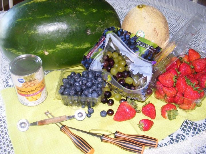 salada de melancia esculpida para festa de formatura