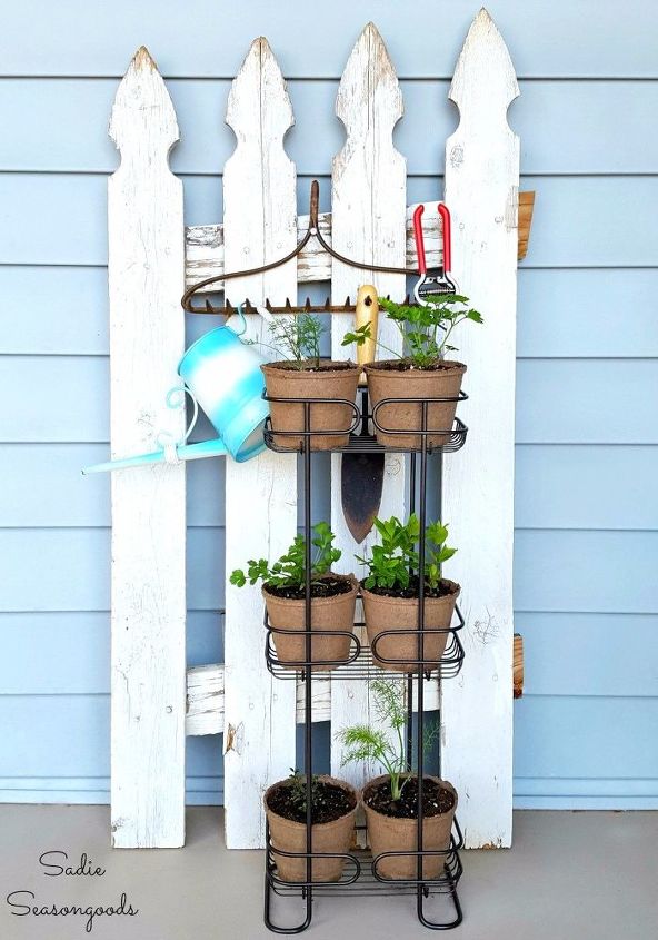 16 maneiras de mostrar seu jardim de ervas, Horta vertical para varanda pequena
